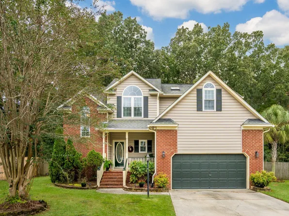 102 Winding Rock Rd, Goose Creek, SC 29445