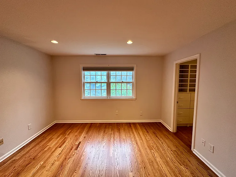 11 Pond Ln #11 — Photo 6