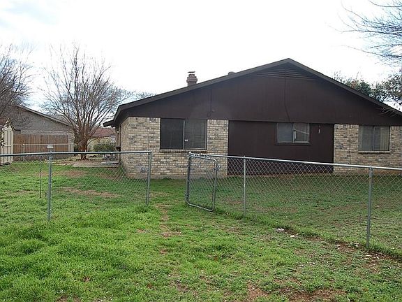 2nd image of 5415 Duchess Ct