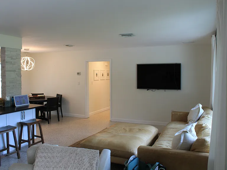 1333 Shadow Ln — Photo 6