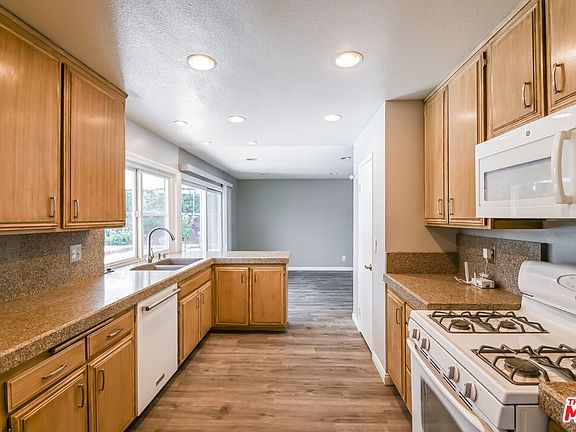 4th image of 260 Marjori Ave