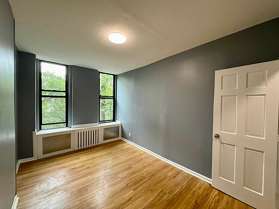 5th image of 335 E 116th St