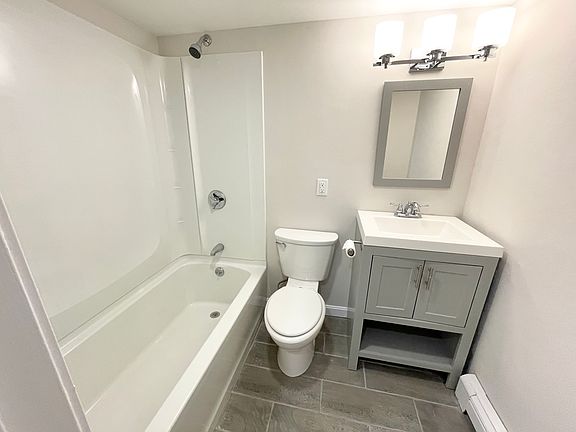5th image of 174 Bolton St #1L