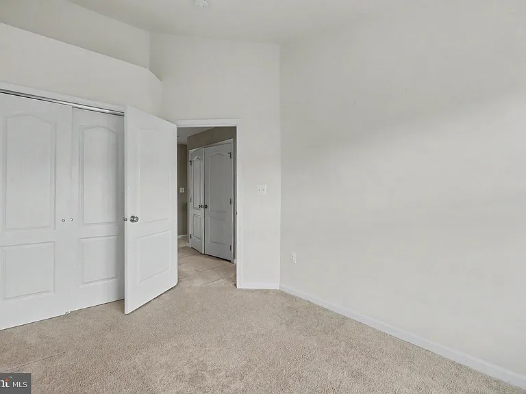 23108 Sunbury St — Photo 28