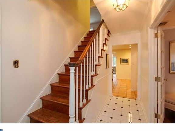 5th image of 4 Salisbury Ln