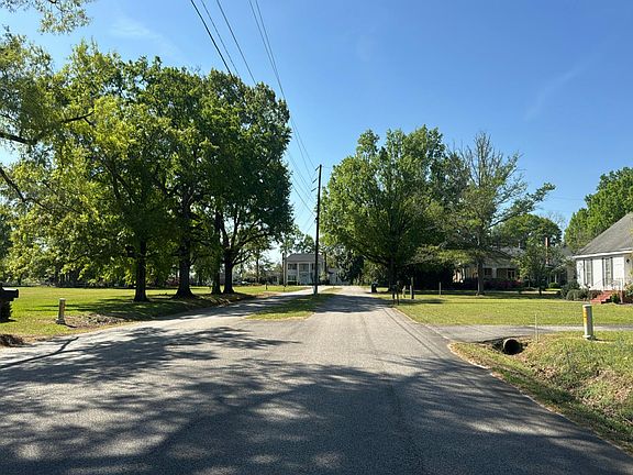 4th image of 208 Dubose St