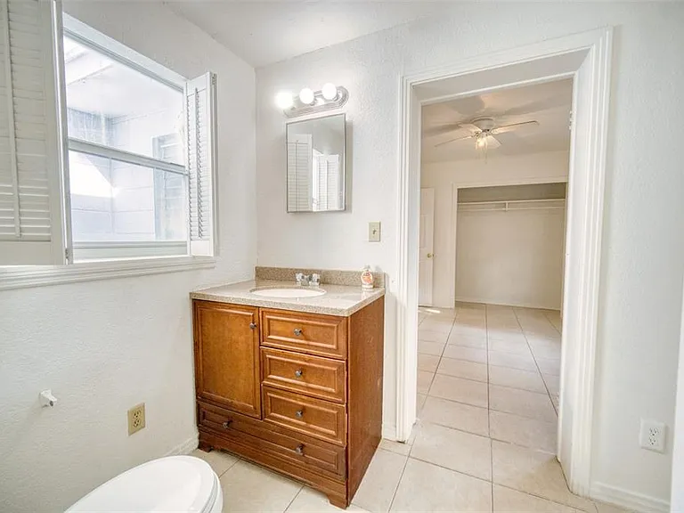 2317 Harris St — Photo 31