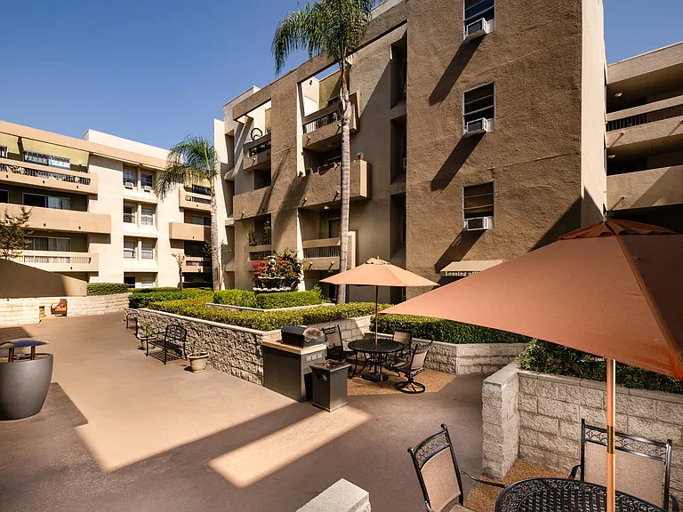 Renaissance Terrace — Photo 10