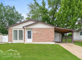 1596 Boardwalk Ave, Florissant, MO 63031