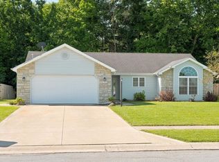 2109 McNair Ln, Auburn, IN 46706