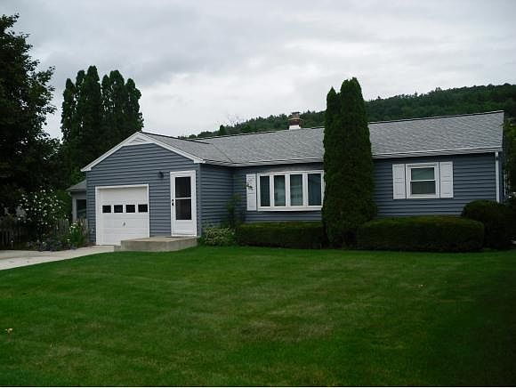 1st image of 5 Lowell Dr