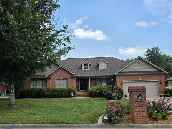 180 Peppers Mill Dr, Paducah, KY 42001