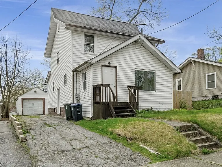 625 Wyandot Ave — Photo 1
