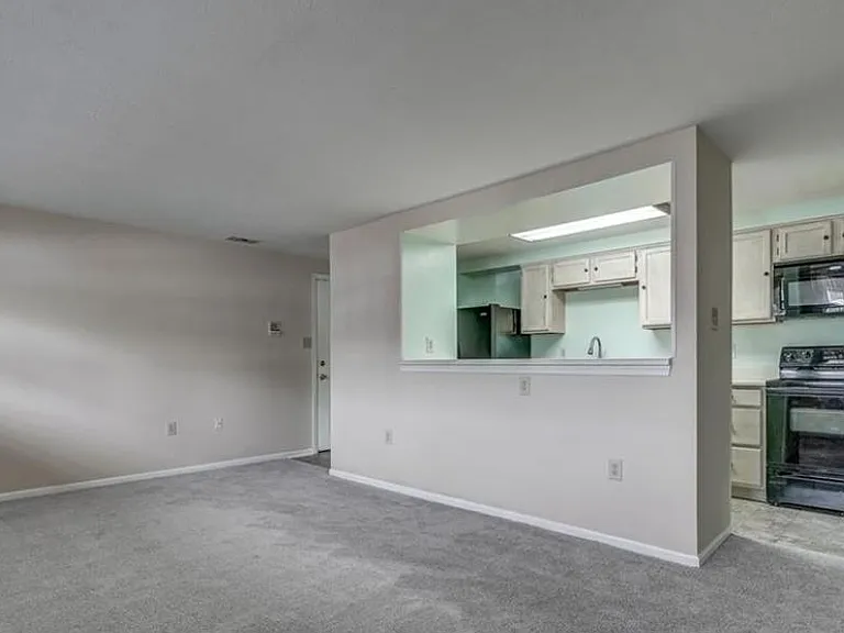 7600 Portadown Ct — Photo 6
