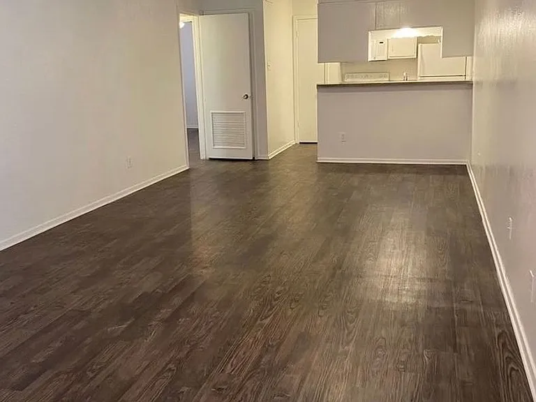 Marian Condos — Photo 46