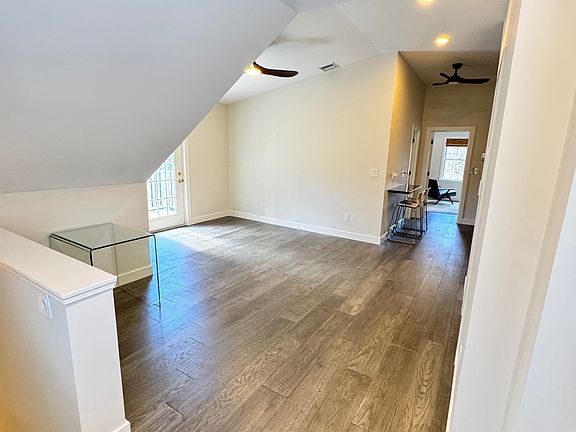 5th image of 8 Chestnut Ridge Rd
