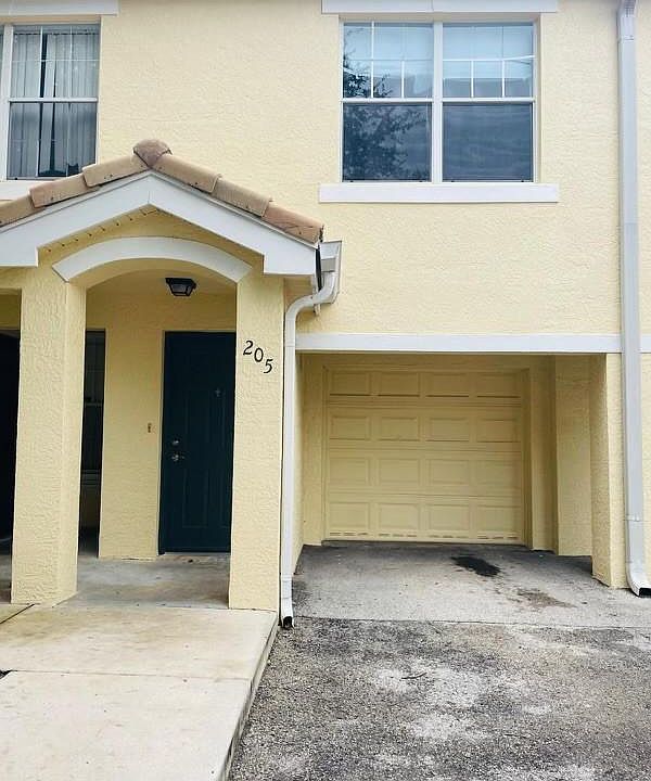 1st image of 110 SW Peacock Blvd APT 205