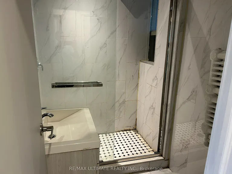 5 Roncesvalles Ave #2 — Photo 7