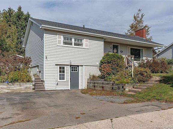 2nd image of 127 Greendale Cres