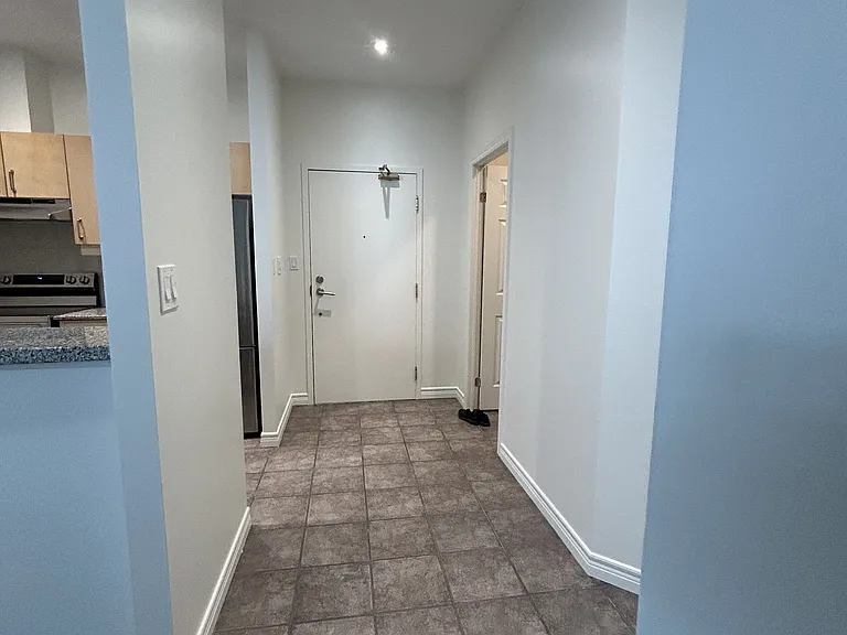 1 Leaside Park Dr #408 — Photo 4