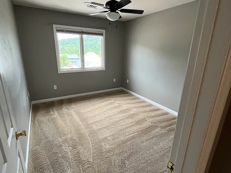 350 Boyers Ave #105 — Photo 6