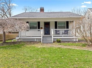 1624 Edgefield Rd, Lyndhurst, OH 44124