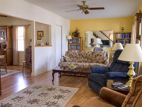 4th image of 542 Fairfield Ave