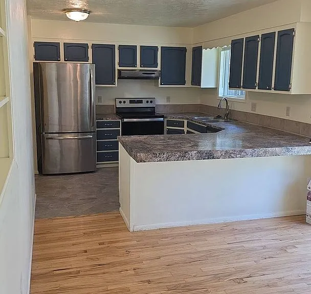 151 E Maple St — Photo 5