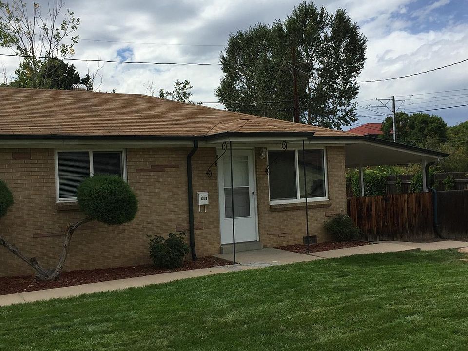 End unit with free private parking!