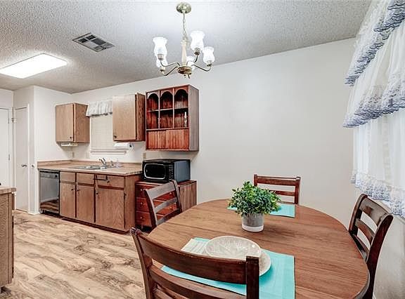 5th image of 1412 Byers Ln