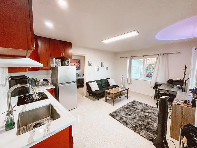 2249 Seaview Ave — Photo 2