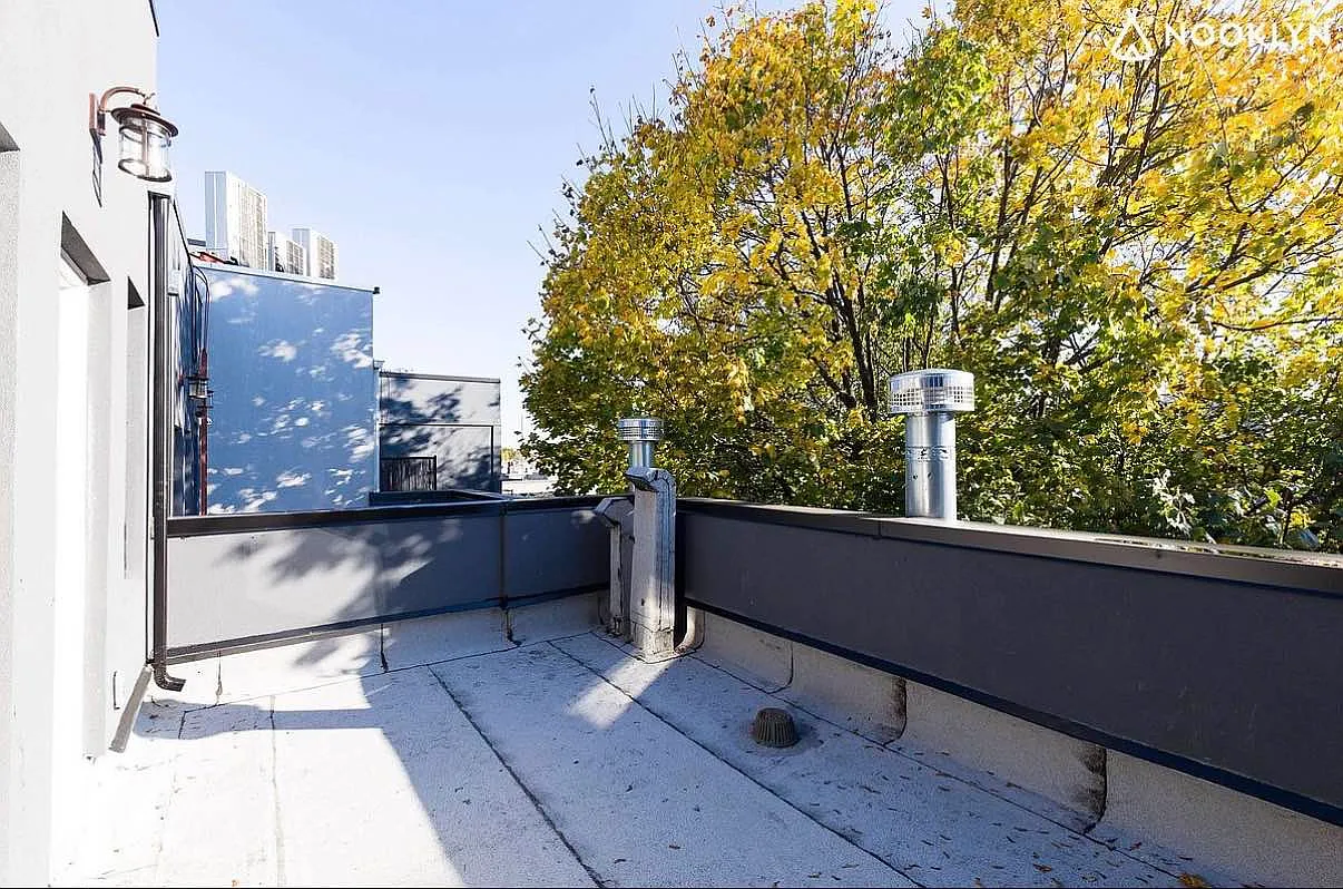 824 Saint John's Place — Photo 4
