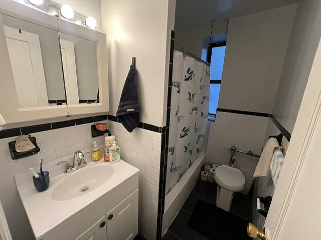 550 Ocean Ave #1A — Photo 4