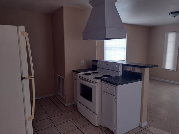 5th image of 3005 Daffodil Ave #25