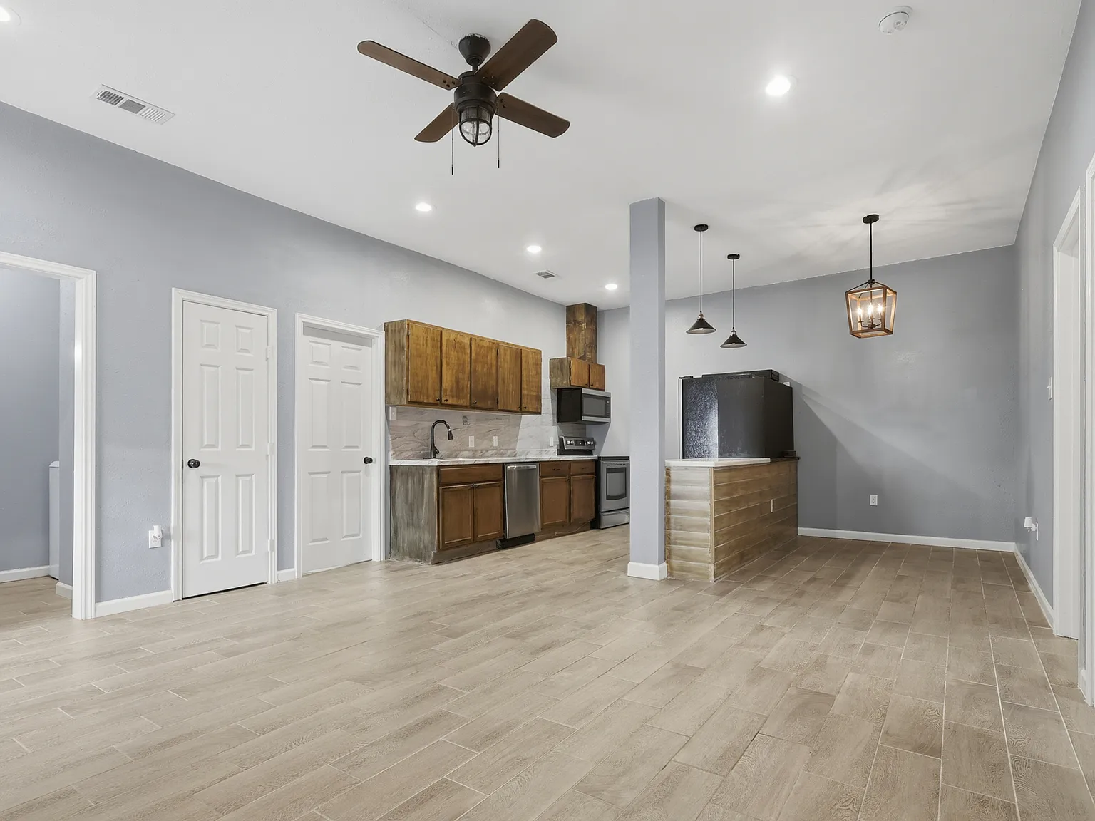 3 bed, 1070 sqft, $1,500 — Photo 3