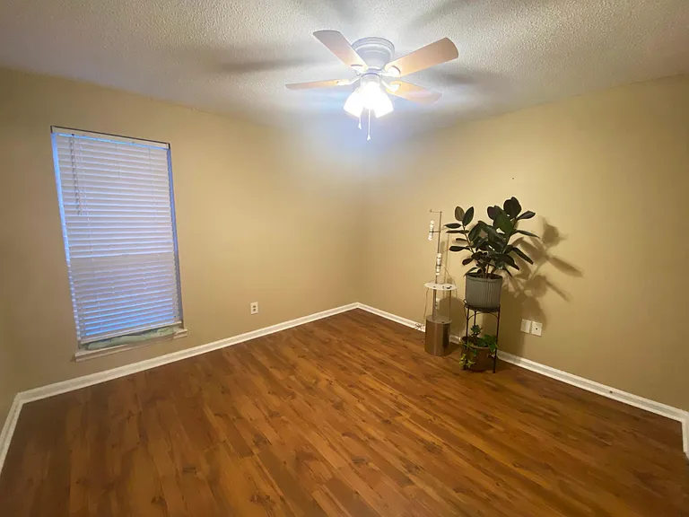 513 Granville Ct #513 — Photo 18