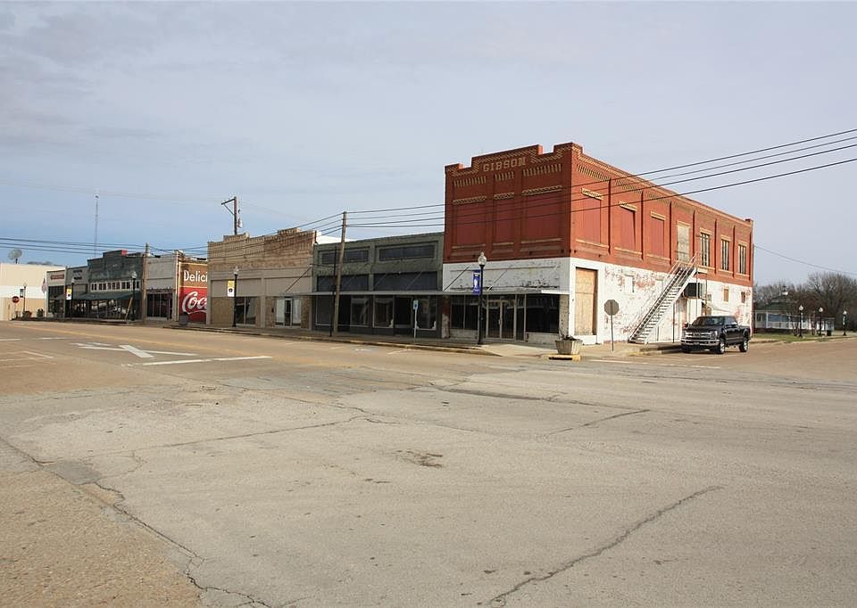 1st image of 116 N Main St