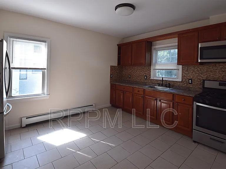 488 Heywood Ave #2 — Photo 6