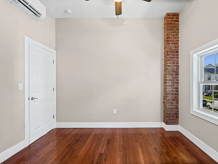 521 Warren St #4 — Photo 13