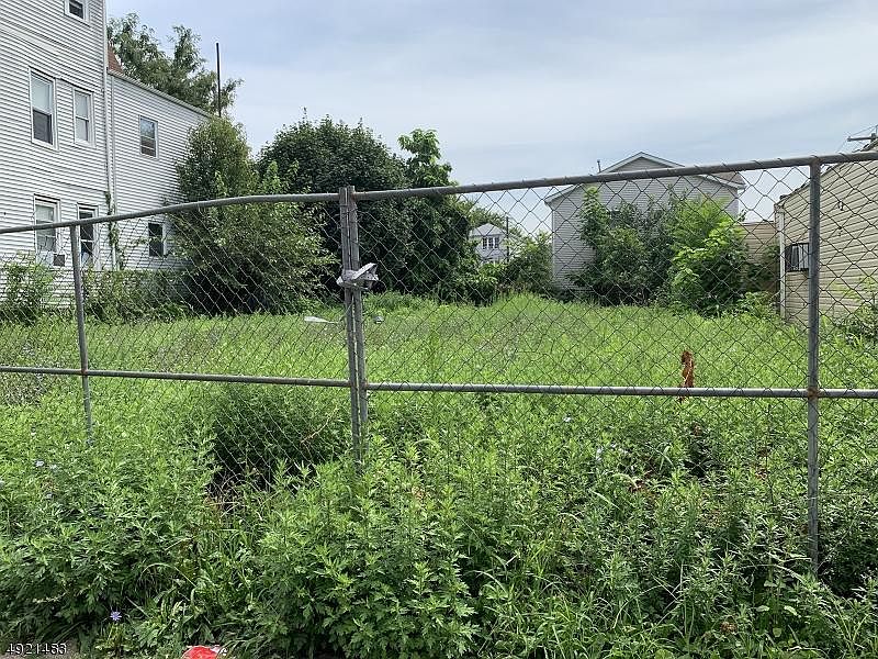 2nd image of 35 3rd St