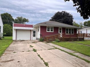 615 Center St, Reinbeck, IA 50669