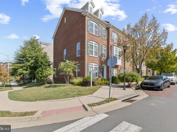 9480 Canonbury Sq, Fairfax, VA 22031