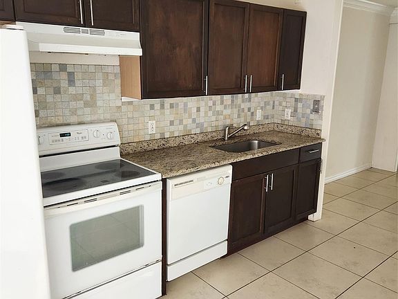4th image of 4898 Orleans Court #C