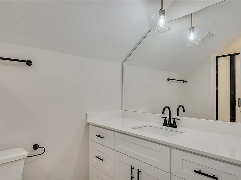 410 Williams St — Photo 26