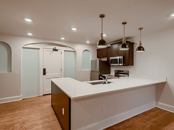 4th image of 306 S Washington Ave #302