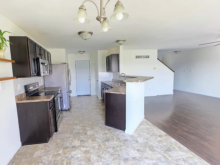 5587 Wavecrest Cir — Photo 4