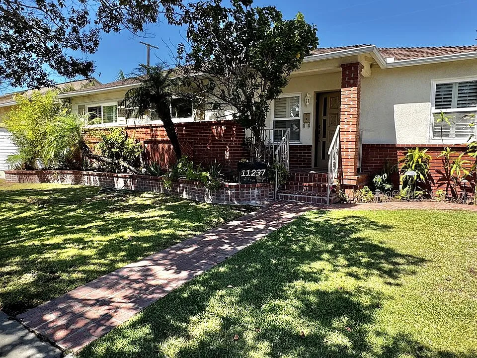 11237 Garfield Ave