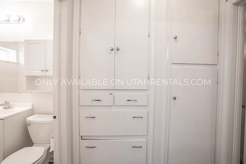 1 bed, 1.0 bath, $950 — Photo 3