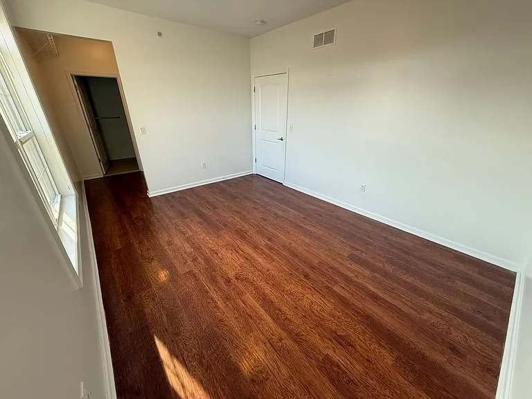 5609 Jefferson St #52E — Photo 11