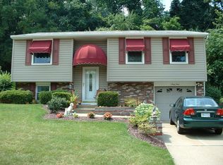 69 Cypress Dr, Carnegie, PA 15106